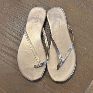 Suzy Shier Gold Sandals